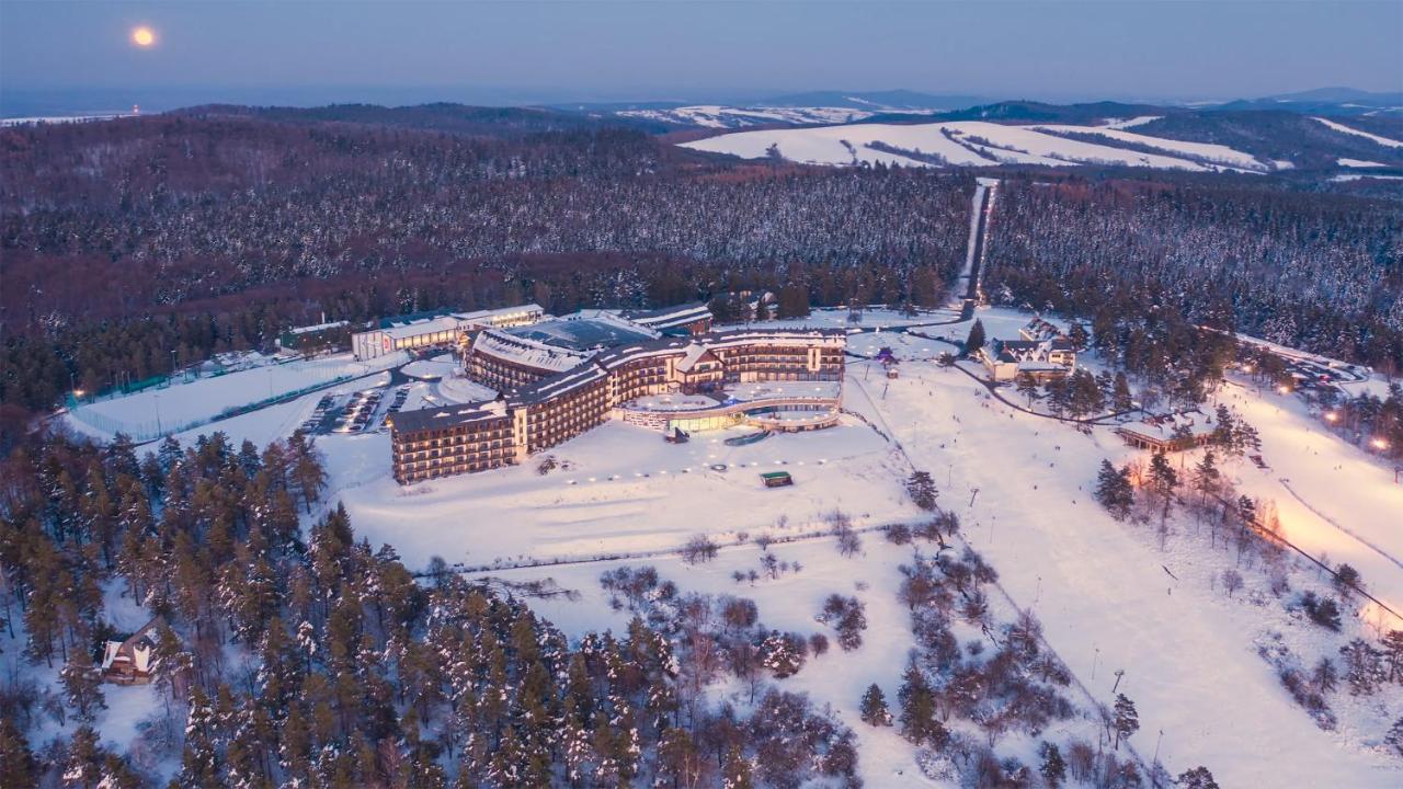 Hotel Arłamów Екстериор снимка