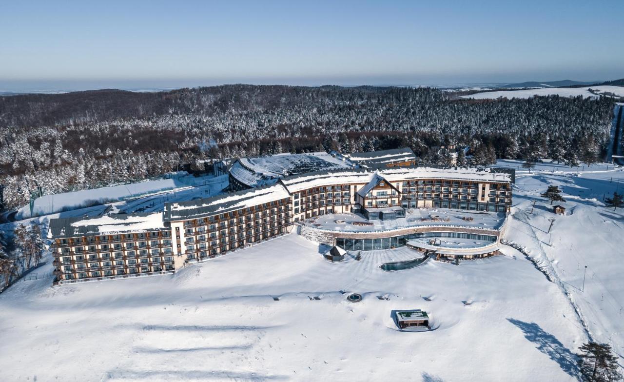Hotel Arłamów Екстериор снимка