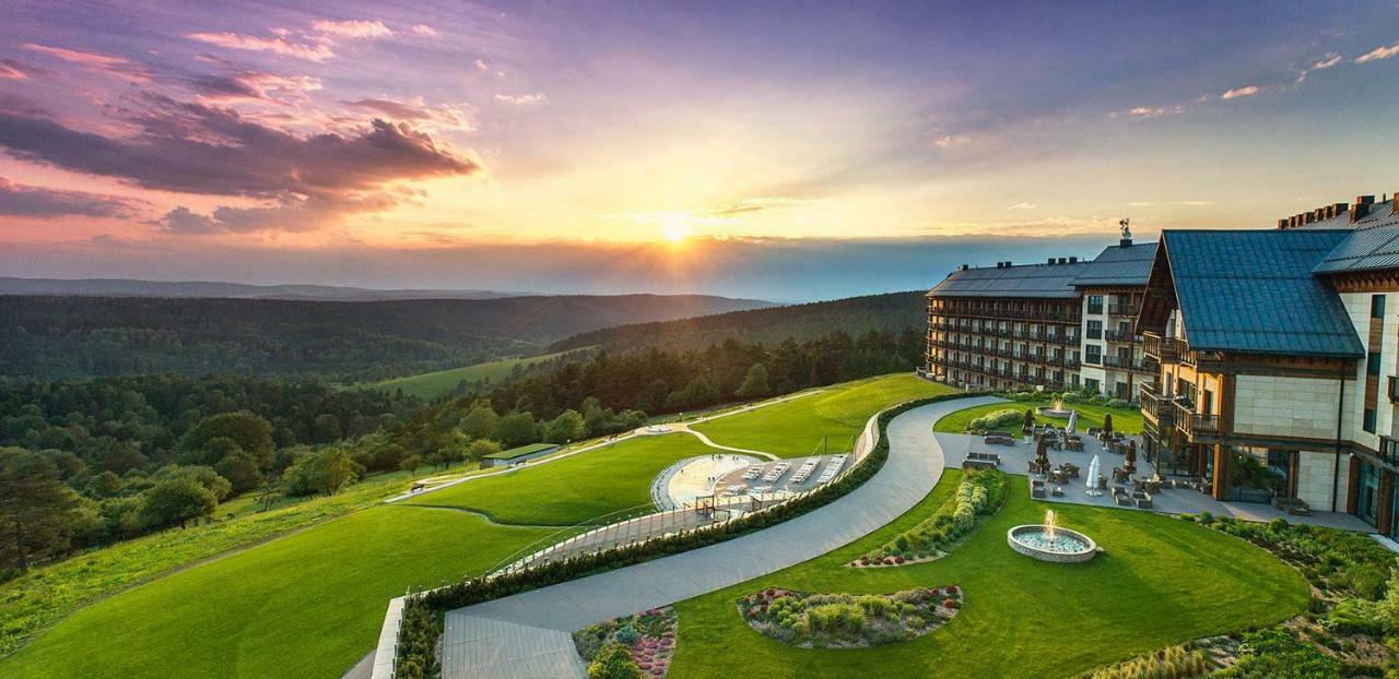 Hotel Arłamów Екстериор снимка
