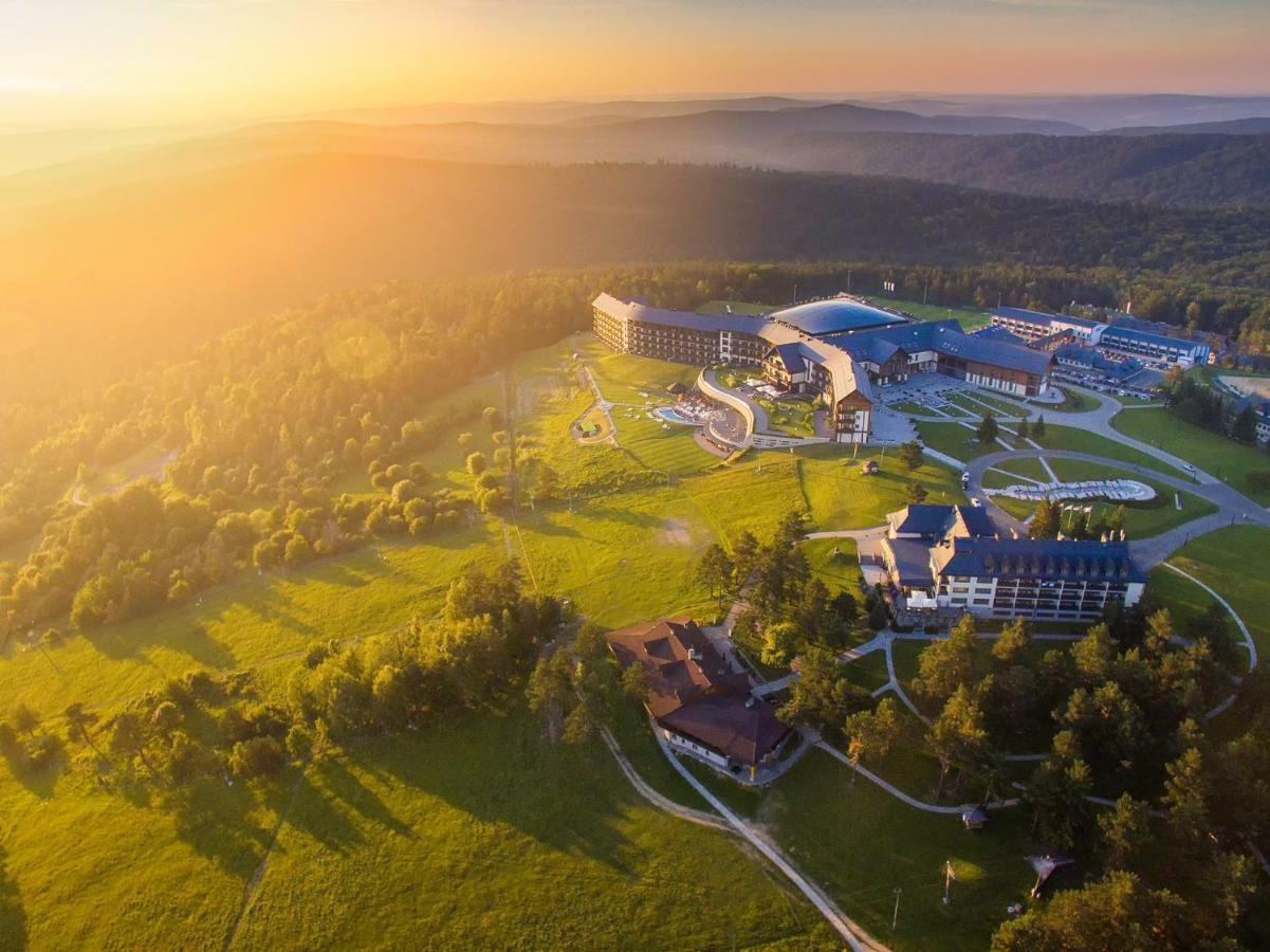 Hotel Arłamów Екстериор снимка